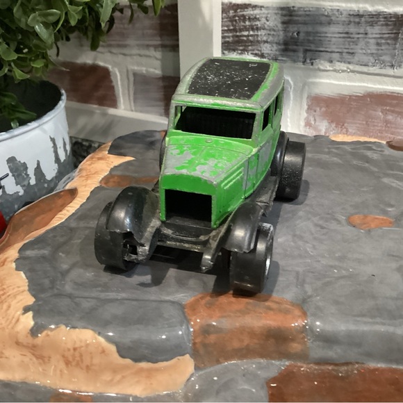 “5/$25” - Vintage Tootsietoy Model A Ford Touring Sedan - Collectible Diecast - Picture 3 of 11